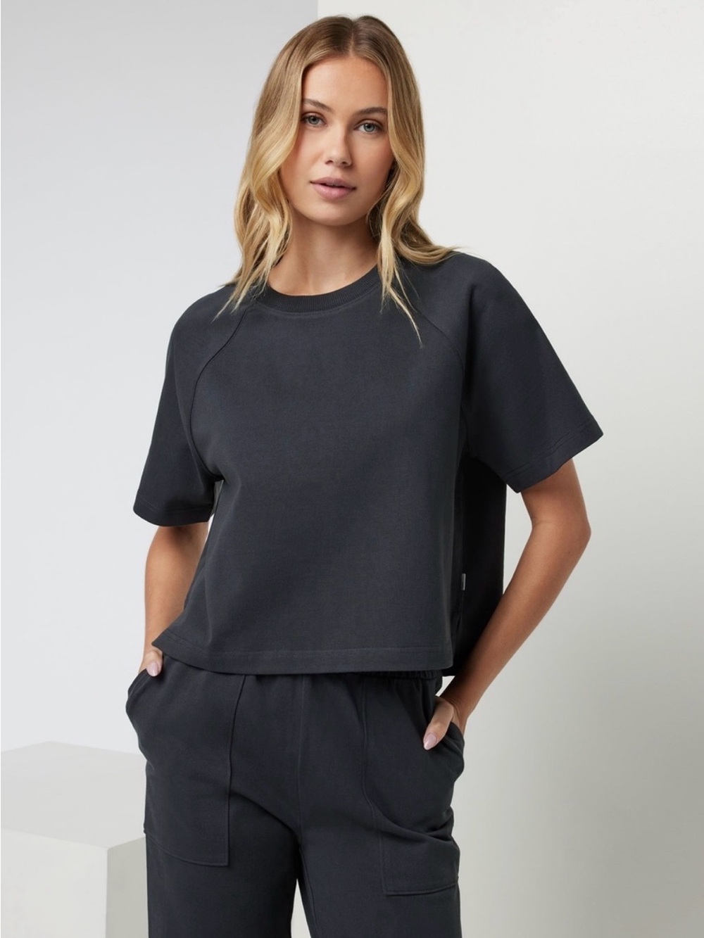 Vuori Mackenzie Relaxed Fit Crop Top Cotton Boxy VW1190 Black Women’s Size Large